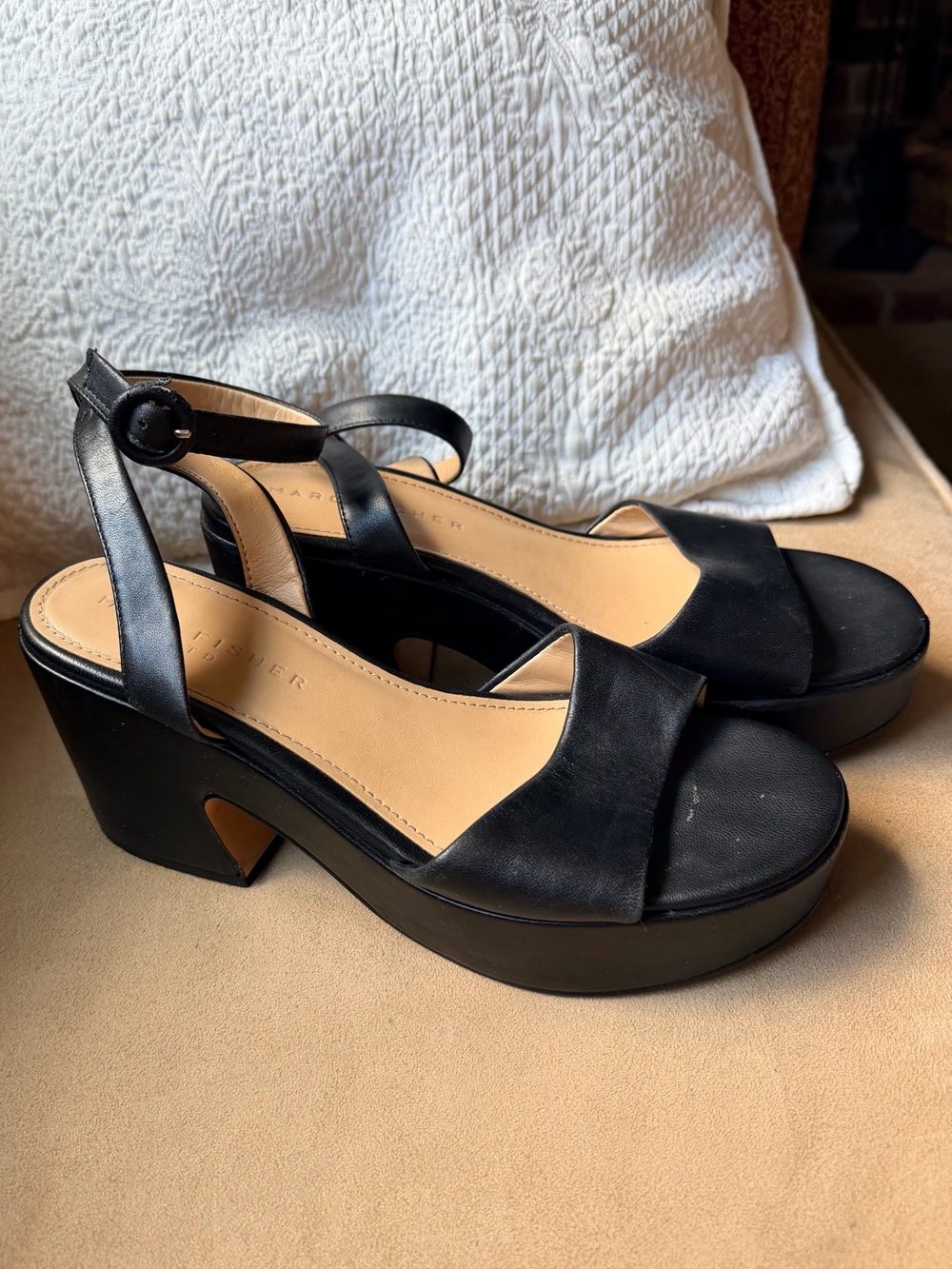 Marc Fisher LTD Black Leather Platform Sandals Cutout Heel Ankle Strap Size 7.5